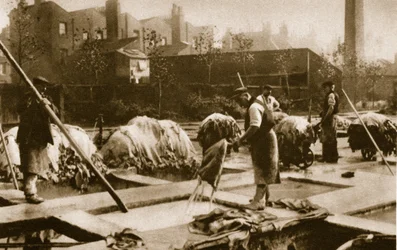 Making leather in the lime yard at Neckinger Mills